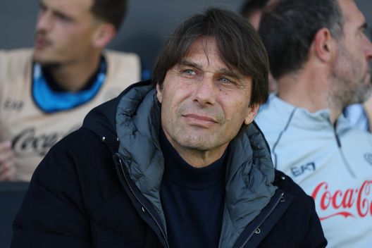 Dazn smonta l’ennesima polemica di Conte: ecco gli irrigatori in azione per Venezia-Napoli- immagine 3