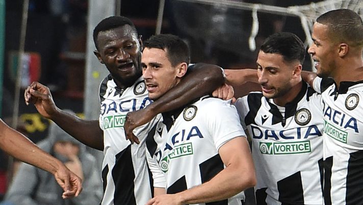 GENOA, ITALY - NOVEMBER 03: Kevin Lasagna of Udinese Calcio celebrates with team-mates goal during the Serie A match between Genoa CFC and Udinese Calcio at Stadio Luigi Ferraris on November 3, 2019 in Genoa, Italy. (Photo by Paolo Rattini/Getty Images) GENOA, ITALY - NOVEMBER 03: Kevin Lasagna of Udinese Calcio celebrates with team-mates goal during the Serie A match between Genoa CFC and Udinese Calcio at Stadio Luigi Ferraris on November 3, 2019 in Genoa, Italy. (Photo by Paolo Rattini/Getty Images)