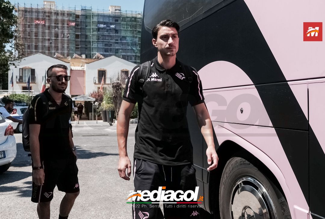 FOTO Torino-Palermo, rosanero in partenza dall’hotel (Gallery) - immagine 20