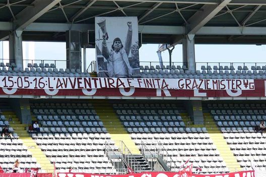 Lo striscione della Maratona verso Ventura (foto Manolo Chirico) Lo striscione della Maratona verso Ventura (foto Manolo Chirico)