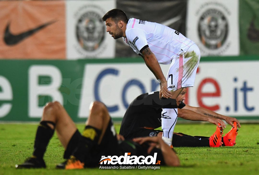  VENICE, ITALY - APRIL 27:  Aleksandar Trajkovski of US Citta di Palermo shows his dejection during the serie B match between Venezia FC and US Citta di Palermo at Stadio Pier Luigi Penzo on April 27, 2018 in Venice, Italy.  (Photo by Alessandro Sabattini/Getty Images) 