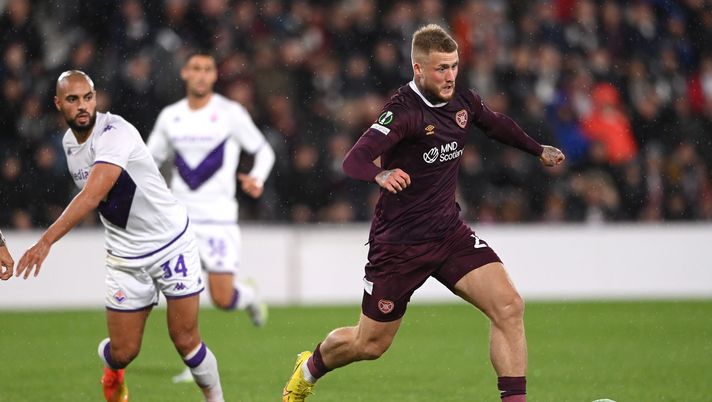 EDINBURGH, SCOTLAND - OCTOBER 06: Hearts player Stephen Humphrys in action during the UEFA Europa Conference League group A match between Heart of Midlothian and ACF Fiorentina at Tynecastle Park on October 06, 2022 in Edinburgh, Scotland. (Photo by Stu Forster/Getty Images) Hearts, Humphrys: “La Fiorentina non mi intimidisce, possiamo battere chiunque” - immagine 1