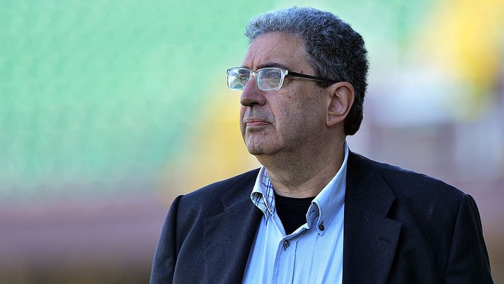 PALERMO, ITALY - APRIL 18:  Giorgio Perinetti, Sport Manager of Palermo looks on during a Palermo training session at Stadio Renzo Barbera on April 18, 2013 in Palermo, Italy.  (Photo by Tullio M. Puglia/Getty Images) 