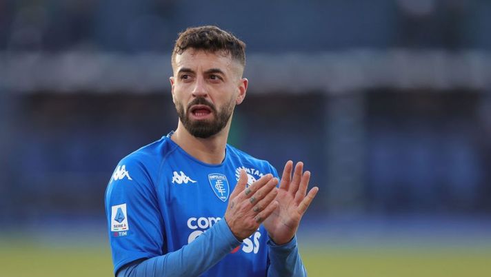 EMPOLI, ITALY - JANUARY 28: Francesco Caputo of Empoli FC greets the fans after during the Serie A match between Empoli FC and Torino FC at Stadio Carlo Castellani on January 28, 2023 in Empoli, Italy. (Photo by Gabriele Maltinti/Getty Images) Baldanzi, Stojanovic, Caputo, Satriano, Marin: chi gioca e chi rischia nell’Empoli - immagine 1