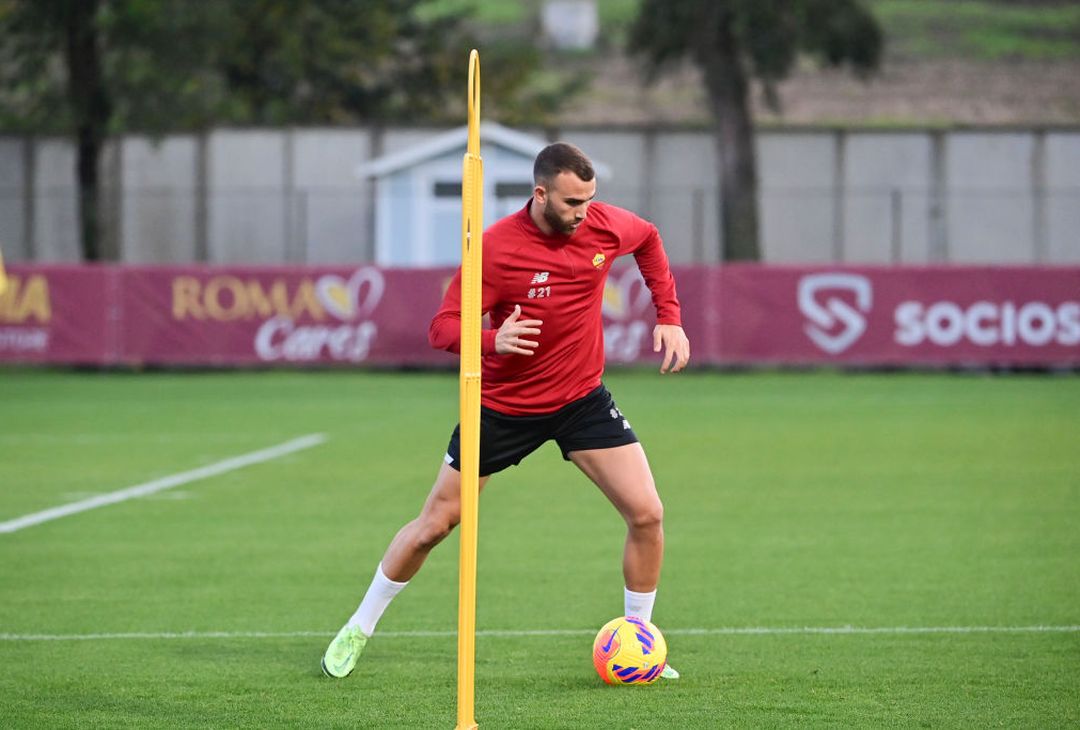 La Roma torna ad allenarsi a Trigoria in vista del Genoa – FOTO GALLERY - immagine 12