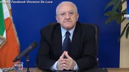 Coronavirus, De Luca sulla riapertura delle scuole: “Rientro nelle aule il 7 gennaio? Queste cose mi fanno impazzire”