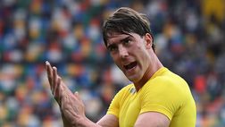Fiorentina, i tifosi distribuiscono 10.000 fischietti da utilizzare contro Vlahovic