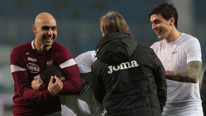 BERGAMO, ITALY - FEBRUARY 06: Federico Bonazzoli of Torino FC celebrates with his teammates Simone Zaza (L) Daniele Baselli (R) and with his coach Davide Nicola at the end of the Serie A match between Atalanta BC and Torino FC at Gewiss Stadium on February 06, 2021 in Bergamo, Italy. (Photo by Emilio Andreoli/Getty Images) BERGAMO, ITALY - FEBRUARY 06: Federico Bonazzoli of Torino FC celebrates with his teammates Simone Zaza (L) Daniele Baselli (R) and with his coach Davide Nicola at the end of the Serie A match between Atalanta BC and Torino FC at Gewiss Stadium on February 06, 2021 in Bergamo, Italy. (Photo by Emilio Andreoli/Getty Images)