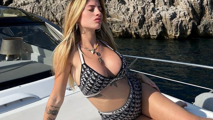 Chiara Nasti incanta i fan sui social: il bikini in barca è mozzafiato Chiara Nasti incanta i fan sui social: il bikini in barca è mozzafiato - immagine 1