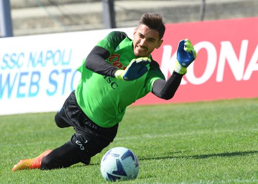 alex meret (Photo by SSC NAPOLI/SSC NAPOLI via Getty Images) Il Napoli pensa a Kepa e Meret riflette sul rinnovo: la situazione – GdS- immagine 2