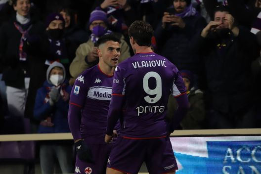 GERMOGLI PH: 11DICEMBRE 2021 FIRENZE STADIO ARTEMIO FRANCHI CAMPIONATO SERIE A TIM FIORENTINA VS SALERNITANA NELLA FOTO ESULTANZA GOL VLAHOVIC GERMOGLI PH: 11DICEMBRE 2021 FIRENZE STADIO ARTEMIO FRANCHI CAMPIONATO SERIE A TIM FIORENTINA VS SALERNITANA NELLA FOTO ESULTANZA GOL VLAHOVIC