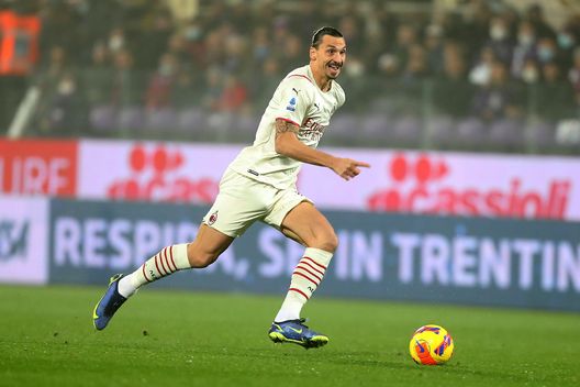FLORENCE, ITALY - NOVEMBER 20: Zlatan Ibrahimovic of AC Milan in action during the Serie A match between ACF Fiorentina and AC Milan at Stadio Artemio Franchi on November 20, 2021 in Florence, Italy. (Photo by Gabriele Maltinti/Getty Images) FLORENCE, ITALY - NOVEMBER 20: Zlatan Ibrahimovic of AC Milan in action during the Serie A match between ACF Fiorentina and AC Milan at Stadio Artemio Franchi on November 20, 2021 in Florence, Italy. (Photo by Gabriele Maltinti/Getty Images)