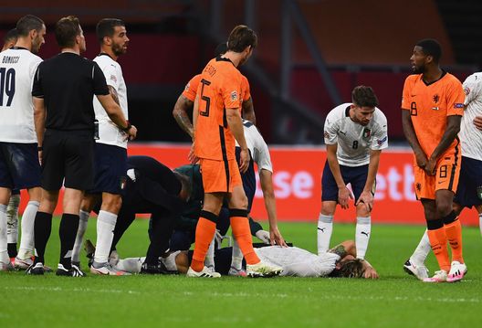 AMSTERDAM, NETHERLANDS - SEPTEMBER 07: Nicolo Zaniolo of Italy reacts after injuring his leg during the UEFA Nations League group stage match between Netherlands and Italy at Johan Cruijff Arena on September 7, 2020 in Amsterdam, Netherlands. (Photo by Claudio Villa/Getty Images) AMSTERDAM, NETHERLANDS - SEPTEMBER 07: Nicolo Zaniolo of Italy reacts after injuring his leg during the UEFA Nations League group stage match between Netherlands and Italy at Johan Cruijff Arena on September 7, 2020 in Amsterdam, Netherlands. (Photo by Claudio Villa/Getty Images)