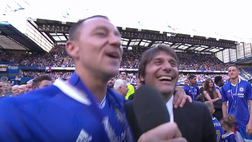VIDEO / Terry ringrazia Conte e parte il coro dello stadio: anche Abramovich canta