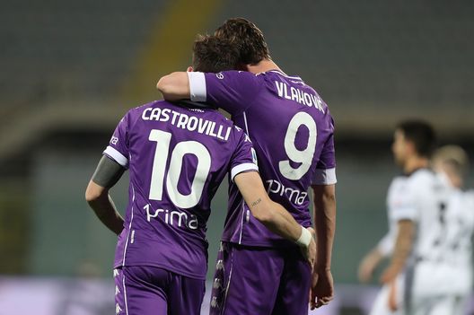 FLORENCE, ITALY - FEBRUARY 19: Gaetano Castrovilli of ACF Fiorentina celebrates after scoring a goal during the Serie A match between ACF Fiorentina and Spezia Calcio at Stadio Artemio Franchi on February 19, 2021 in Florence, Italy. (Photo by Gabriele Maltinti/Getty Images) FLORENCE, ITALY - FEBRUARY 19: Gaetano Castrovilli of ACF Fiorentina celebrates after scoring a goal during the Serie A match between ACF Fiorentina and Spezia Calcio at Stadio Artemio Franchi on February 19, 2021 in Florence, Italy. (Photo by Gabriele Maltinti/Getty Images)