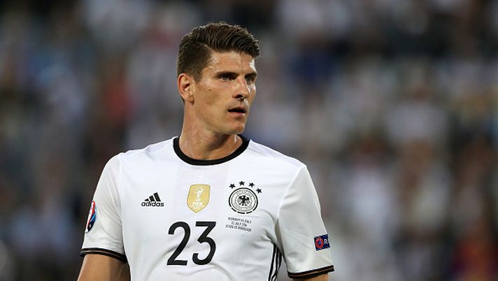 Mario Gomez, attaccante della Fiorentina. E' nel mirino del Milan (credits: GETTY images) 