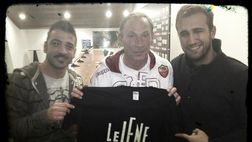 Ecco la maglia che Le Iene hanno consegnato ieri sera a Zeman (FOTO)