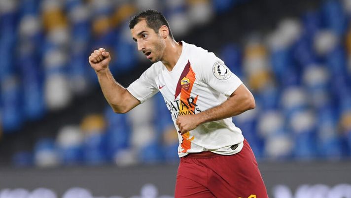 NAPLES, ITALY - JULY 05: Henrikh Mkhitaryan of AS Roma celebrates after scoring the 1-1 goal during the Serie A match between SSC Napoli and AS Roma at Stadio San Paolo on July 05, 2020 in Naples, Italy. (Photo by Francesco Pecoraro/Getty Images) Sette errori da non fare per questa giornata: da Mkhitaryan a Caicedo - immagine 1