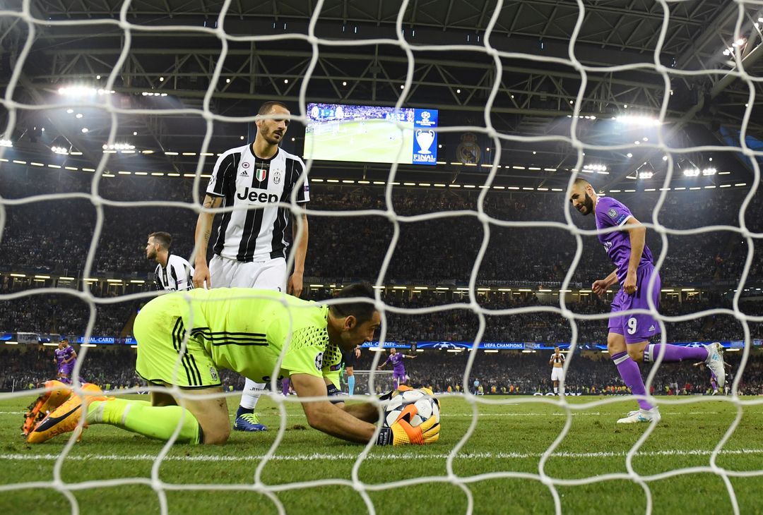  CARDIFF, WALES - JUNE 03: Gianluigi Buffon of Juventus is dejected during the UEFA Champions League Final between Juventus and Real Madrid at National Stadium of Wales on June 3, 2017 in Cardiff, Wales.  (Photo by Matthias Hangst/REMOTE/Getty Images) 