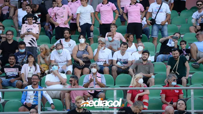 Palermo, abbonamenti sold out: prosegue la vendita dei biglietti per il Latina