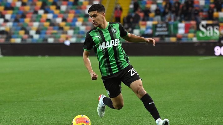 UDINE, ITALY - NOVEMBER 07: Abdou Harroui of US Sassuolo in action during the Serie A match between Udinese Calcio v US Sassuolo at Dacia Arena on November 07, 2021 in Udine, Italy. (Photo by Alessandro Sabattini/Getty Images) UFFICIALE – Il Sassuolo cede tre giocatori al Frosinone: il comunicato e le formule - immagine 1