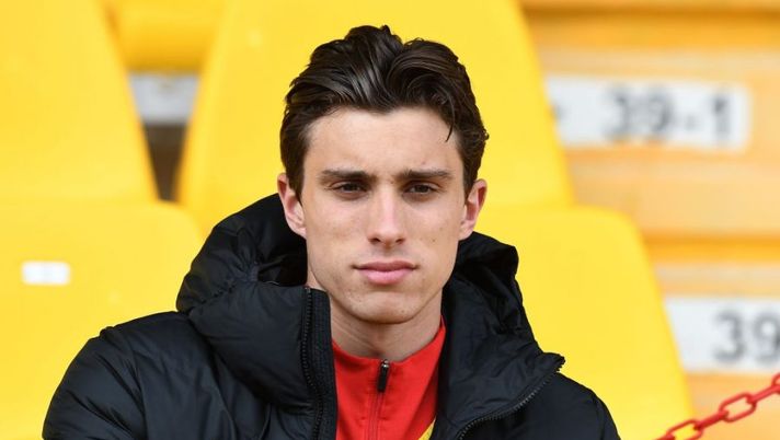 PARMA, ITALY - MARCH 14:Riccardo Calafiori of AS Roma looks on during the Serie A match between Parma Calcio and AS Roma at Stadio Ennio Tardini on March 14, 2021 in Parma, Italy. (Photo by Alessandro Sabattini/Getty Images) Roma, nuovo prestito in vista per Calafiori: ci sono due squadre di Serie A e il Basilea - immagine 1