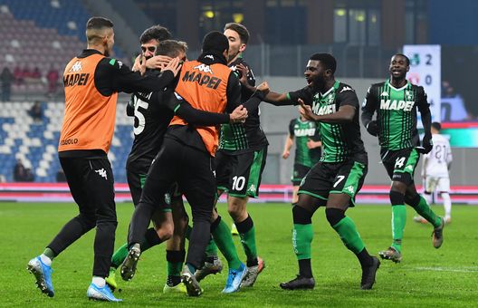  REGGIO NELL'EMILIA, ITALY - JANUARY 18: Domenico Berardi of US Sassuolo celebrates after scoring his team second goal during the Serie A match between US Sassuolo and Torino FC at Mapei Stadium - Città  del Tricolore on January 18, 2020 in Reggio nell'Emilia, Italy (Photo by Alessandro Sabattini/Getty Images) 