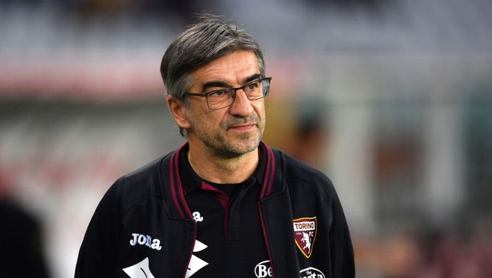 TURIN, ITALY - OCTOBER 22: Torino FC head coach Ivan Juric looks on during the Serie A match between Torino FC and Genoa CFC at Stadio Olimpico di Torino on October 22, 2021 in Turin, Italy. (Photo by Valerio Pennicino/Getty Images) “I colpi dopo la rissa”: il Torino ha due acquisti pronti, Juric in allenamento intanto… - immagine 1