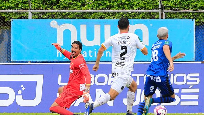 Clamoroso in Costa Rica... Clamoroso in Costa Rica...