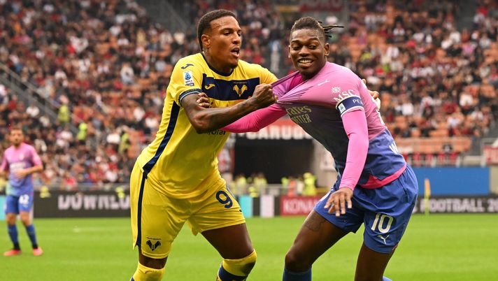 GETTY IMAGES  Il Verona se la gioca alla pari col Milan, ma a segnare è Leao. 1-0 al Meazza - immagine 1