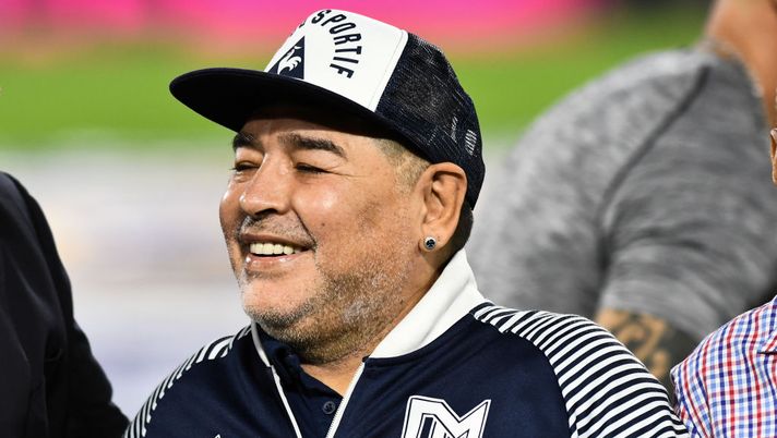 BUENOS AIRES, ARGENTINA - MARCH 07: Diego Armando Maradona head coach of Gimnasia y Esgrima La Plata smiles prior to a match between Boca Juniors and Gimnasia as part of Superliga 2019/20 at Estadio Alberto J. Armando on March 7, 2020 in Buenos Aires, Argentina. (Photo by Rodrigo Valle/Getty Images) BUENOS AIRES, ARGENTINA - MARCH 07: Diego Armando Maradona head coach of Gimnasia y Esgrima La Plata smiles prior to a match between Boca Juniors and Gimnasia as part of Superliga 2019/20 at Estadio Alberto J. Armando on March 7, 2020 in Buenos Aires, Argentina. (Photo by Rodrigo Valle/Getty Images)