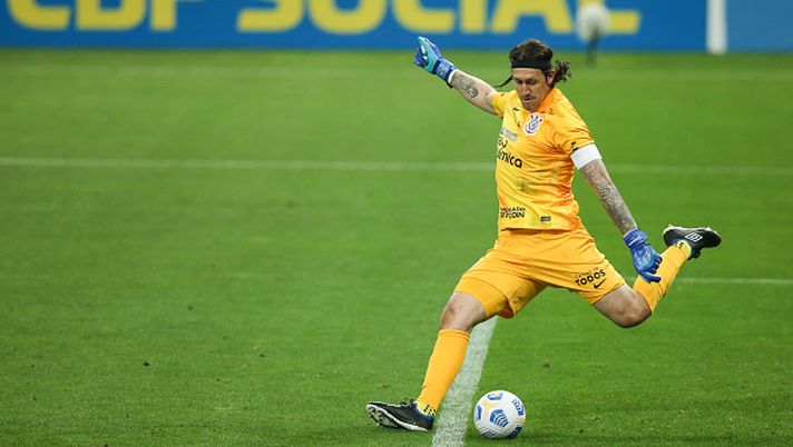 SAO PAULO, BRAZIL - SEPTEMBER 25: Cassio, goalkeeper of Corinthians in action during a match between Corinthians and Palmeiras as part of Brasileirao Series A 2021 at Arena Corinthians on September 25, 2021 in Sao Paulo, Brazil. (Photo by Alexandre Schneider/Getty Images) Il portiere Cassio minacciato di morte dopo la sconfitta in Bolivia: il Corinthians chiede aiuto alla polizia - immagine 1