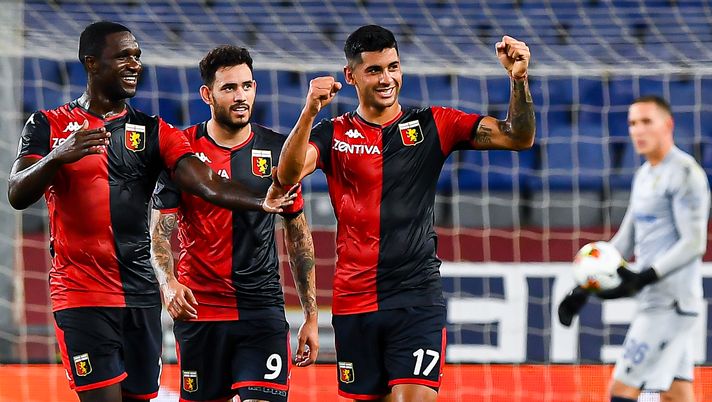 GENOA, ITALY - AUGUST 02: Cristian Romero of Genoa (3rd from left) celebrates with his team-mates Cristian Zapata and Antonio Sanabria after scoring a goal during the Serie A match between Genoa CFC and Hellas Verona at Stadio Luigi Ferraris on August 2, 2020 in Genoa, Italy. (Photo by Paolo Rattini/Getty Images) GENOA, ITALY - AUGUST 02: Cristian Romero of Genoa (3rd from left) celebrates with his team-mates Cristian Zapata and Antonio Sanabria after scoring a goal during the Serie A match between Genoa CFC and Hellas Verona at Stadio Luigi Ferraris on August 2, 2020 in Genoa, Italy. (Photo by Paolo Rattini/Getty Images)