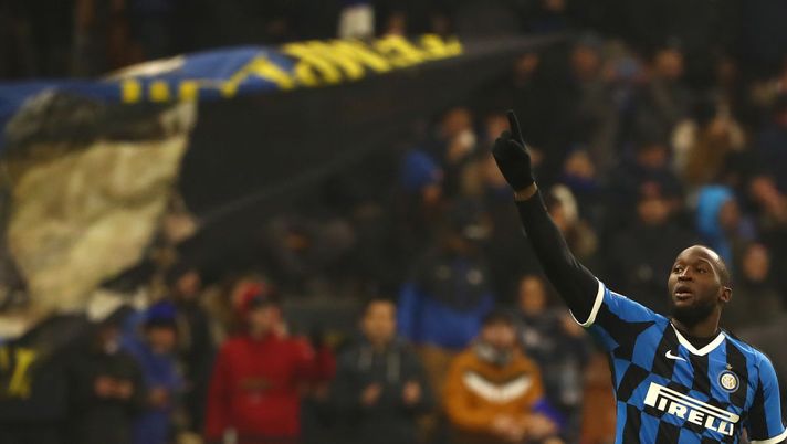 MILAN, ITALY - JANUARY 14: Romelu Lukaku of FC Internazionale celebrates after scoring the third goal during the Coppa Italia match between FC Internazionale and Cagliari Calcio at Stadio Giuseppe Meazza on January 14, 2020 in Milan, Italy. (Photo by Marco Luzzani - Inter/Inter via Getty Images) MILAN, ITALY - JANUARY 14: Romelu Lukaku of FC Internazionale celebrates after scoring the third goal during the Coppa Italia match between FC Internazionale and Cagliari Calcio at Stadio Giuseppe Meazza on January 14, 2020 in Milan, Italy. (Photo by Marco Luzzani - Inter/Inter via Getty Images)