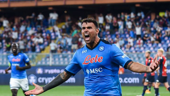 GENOA, ITALY - AUGUST 29: Andrea Petagna of Napoli celebrates after scoring a goal during the Serie A match between Genoa Cfc and Ssc Napoli at Stadio Luigi Ferraris on August 29, 2021 in Genoa, Italy. (Photo by Getty Images) Napoli, le soluzioni per il ruolo di vice Osimhen: da Petagna al Cholito, le possibili alternative - immagine 1