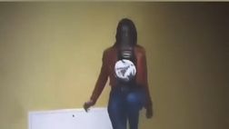 VIDEO / Antonella Fiordelisi alle prese con il calcio: ecco come se la cava con i palleggi