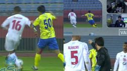 Kuwait, calcia il nulla e manca il pallone: l’arbitro va al VAR, vede tutto e conferma il rigore!