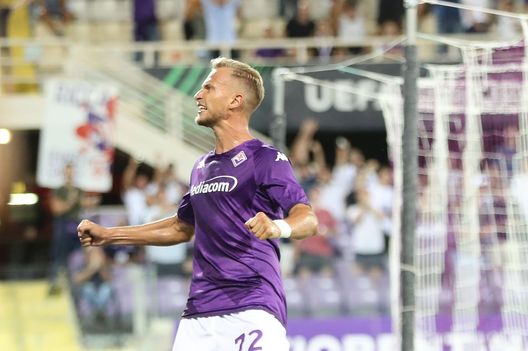 FLORENCE, ITALY - SEPTEMBER 08: Antonin Barak of ACF Fiorentina celebrates after scoring a goal during the UEFA Europa Conference League group A match between ACF Fiorentina and Rīgas Futbola skola at Stadio Artemio Franchi on September 8, 2022 in Florence, Italy. (Photo by Gabriele Maltinti/Getty Images) Così in Turchia: Italiano studia le mosse per prendersi l’Europa- immagine 2