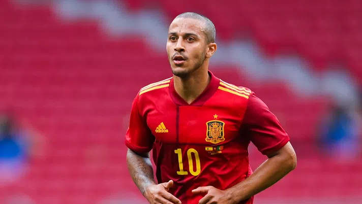 MADRID, SPAIN - JUNE 04: Thiago Alcantara of Spain looks on during the international friendly match between Spain and Portugal at Wanda Metropolitano stadium on June 04, 2021 in Madrid, Spain. (Photo by David Ramos/Getty Images)
