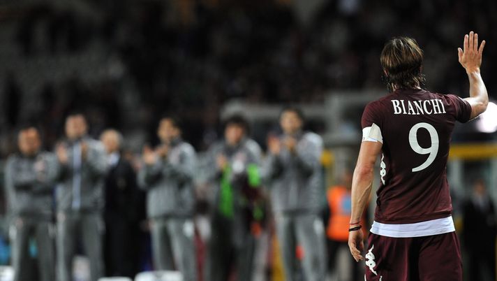 TURIN, ITALY - MAY 19:  Rolando Bianchi of Torino FC salutes the crowd at the end of the Serie A match between Torino FC and Calcio Catania at Stadio Olimpico di Torino on May 19, 2013 in Turin, Italy.  (Photo by Valerio Pennicino/Getty Images) 