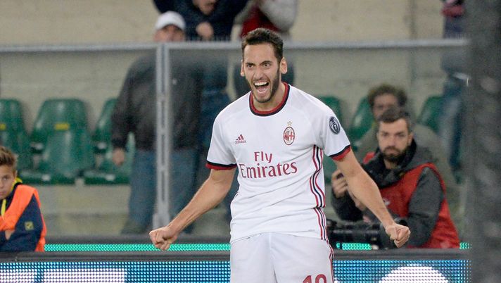Hakan Calhanoglu in Chievo-Milan, foto @acmilan