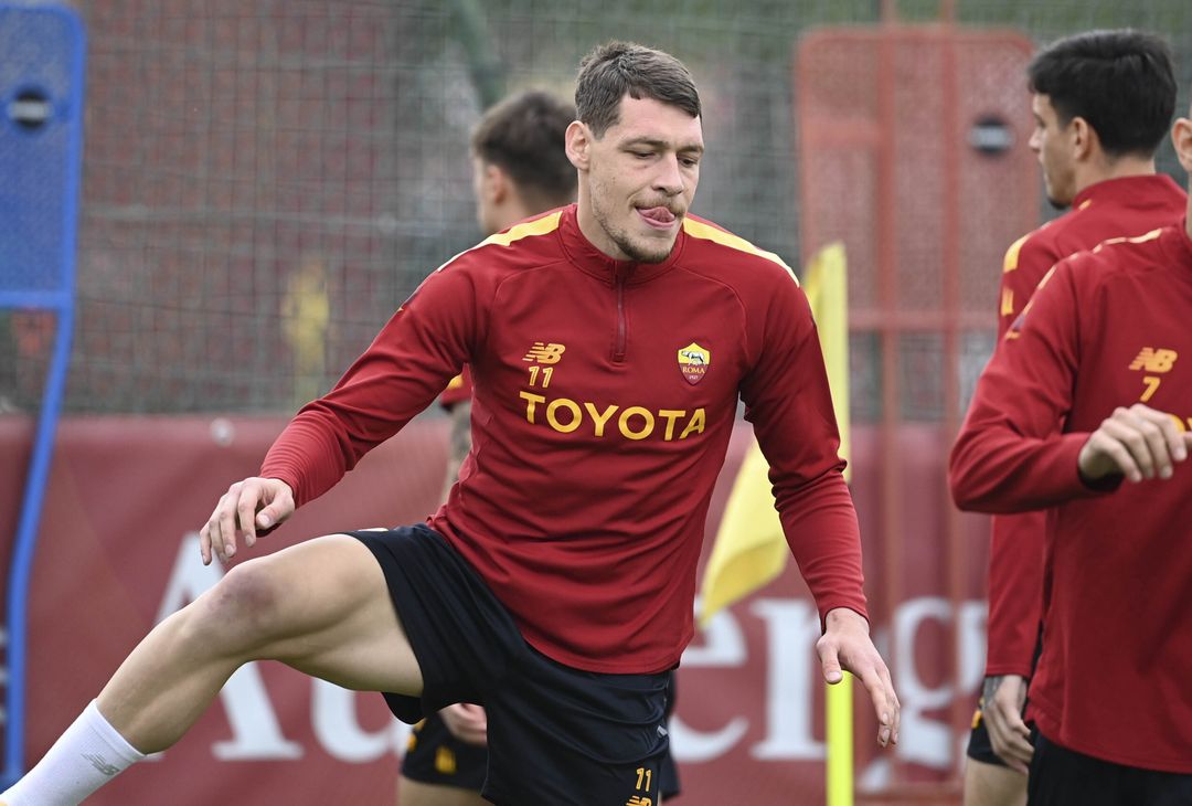 Roma, allenamento in vista del Bayer: ci sono Dybala e Wijnaldum – FOTO GALLERY - immagine 7