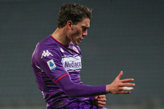 GERMOGLI PH: 17 GENNAIO 2022 FIRENZE STADIO ARTEMIO FRANCHI CAMPIONATO SERIE A TIM 2021/2022 FIORENTINA VS GENOA NELLA FOTO ESULTANZA GOL VLAHOVIC GERMOGLI PH: 17 GENNAIO 2022 FIRENZE STADIO ARTEMIO FRANCHI CAMPIONATO SERIE A TIM 2021/2022 FIORENTINA VS GENOA NELLA FOTO ESULTANZA GOL VLAHOVIC