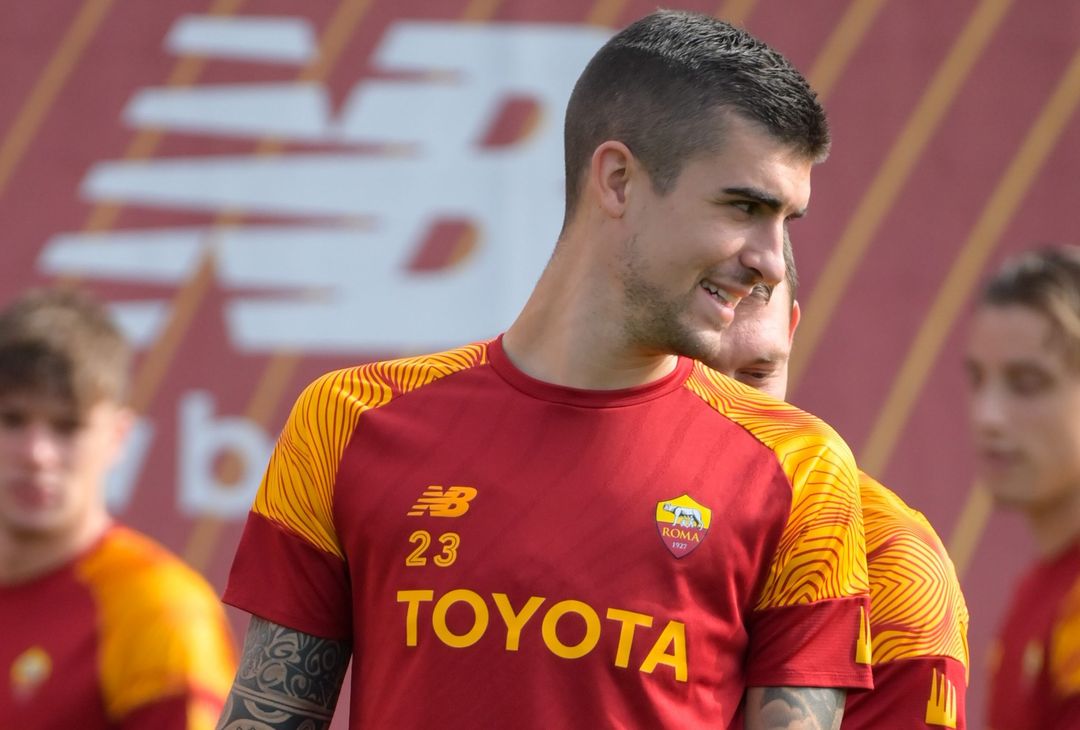 Roma in campo per preparare la sfida con il Napoli: c’è Kumbulla – FOTO GALLERY - immagine 13