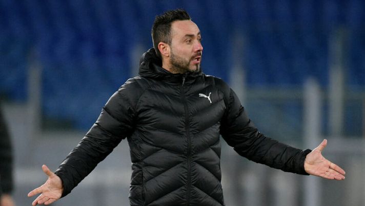 ROME, ITALY - JANUARY 24: US Sassuolo head coach Roberto De Zerbi reacts during the Serie A match between SS Lazio and US Sassuolo at Stadio Olimpico on January 24, 2021 in Rome, Italy. Sporting stadiums around Italy remain under strict restrictions due to the Coronavirus Pandemic as Government social distancing laws prohibit fans inside venues resulting in games being played behind closed doors. (Photo by Marco Rosi - SS Lazio/Getty Images) De Zerbi: “Abbiamo perso Defrel per infortunio! Caputo e Djuricic meglio, Boga non al top” - immagine 1