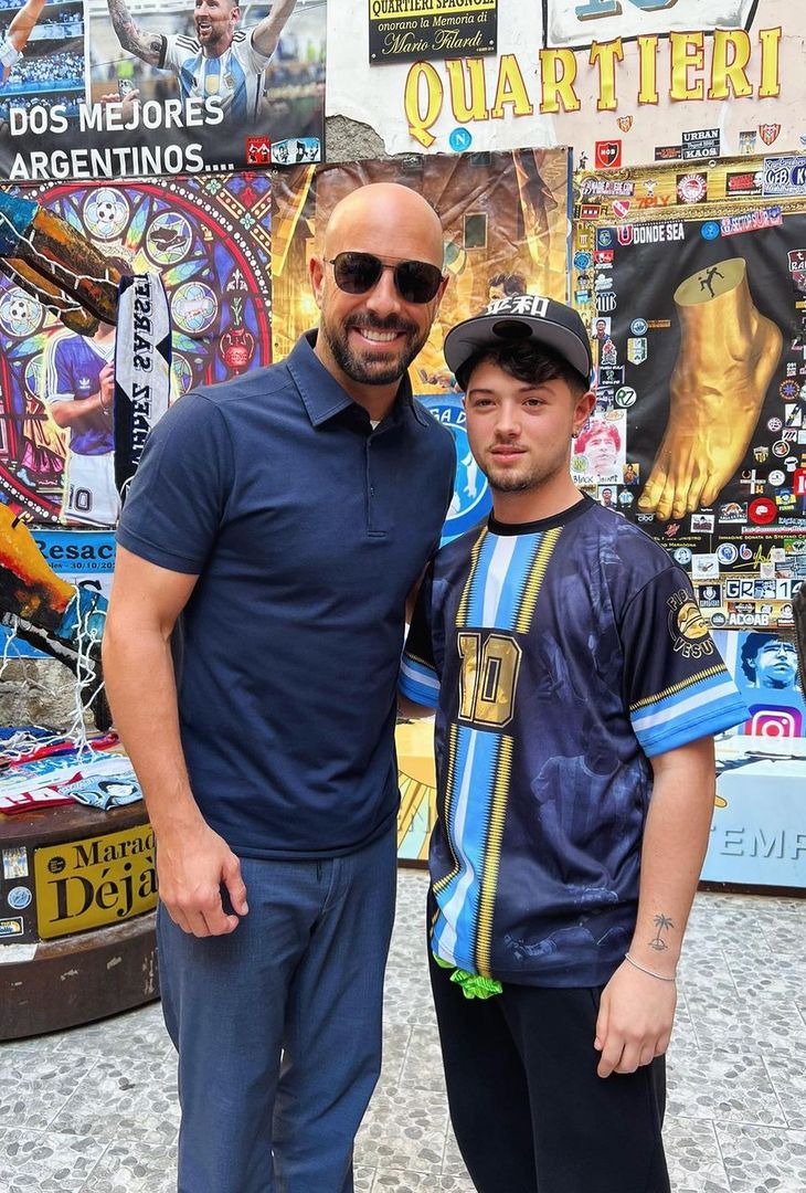 L'ex portiere azzurro è tornato in città, approfittando della sosta della Liga