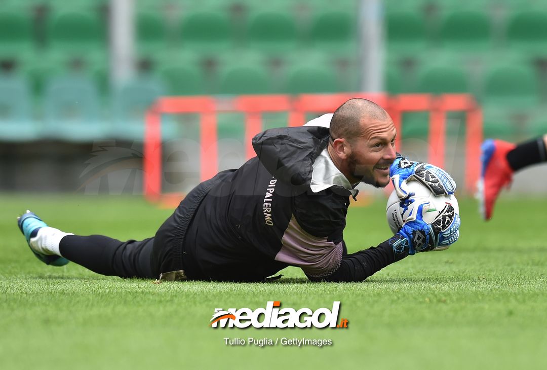  PALERMO, ITALY - MARCH 28: Alberto Pomini of Palermo in action during a training session at Stadio Renzo Barbera on March 28, 2019 in Palermo, Italy. (Photo by Tullio M. Puglia/Getty Images) 