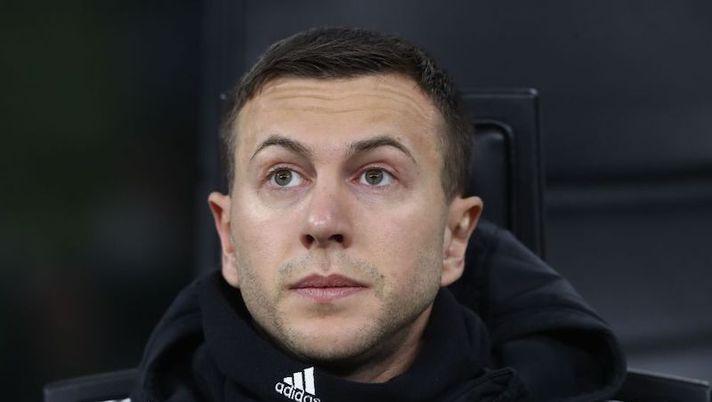 MILAN, ITALY - JANUARY 23: Federico Bernardeschi of Juventus FC looks on before the Serie A match between AC Milan and Juventus at Stadio Giuseppe Meazza on January 23, 2022 in Milan, Italy. (Photo by Marco Luzzani/Getty Images) Gazzetta: “Occhio a questi quattro: la Juve non è più sicura di dire sì ai loro rinnovi” - immagine 1
