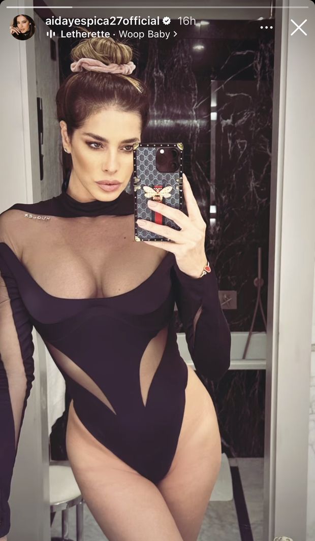 Aida, scatto hot sui social. Il selfie della Yespica è bollente: curve da paura- immagine 2