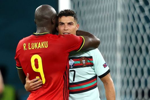 SEVILLE, SPAIN - JUNE 27: Romelu Lukaku of Belgium consoles Cristiano Ronaldo of Portugal following the UEFA Euro 2020 Championship Round of 16 match between Belgium and Portugal at Estadio La Cartuja on June 27, 2021 in Seville, Spain. (Photo by Alexander Hassenstein/Getty Images) SEVILLE, SPAIN - JUNE 27: Romelu Lukaku of Belgium consoles Cristiano Ronaldo of Portugal following the UEFA Euro 2020 Championship Round of 16 match between Belgium and Portugal at Estadio La Cartuja on June 27, 2021 in Seville, Spain. (Photo by Alexander Hassenstein/Getty Images)
